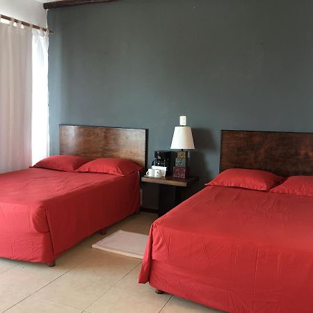 Hotel Arenas Mahahual Bagian luar foto