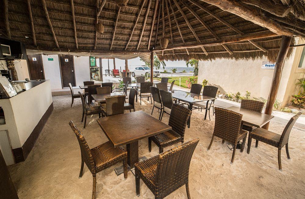 Hotel Arenas Mahahual Bagian luar foto