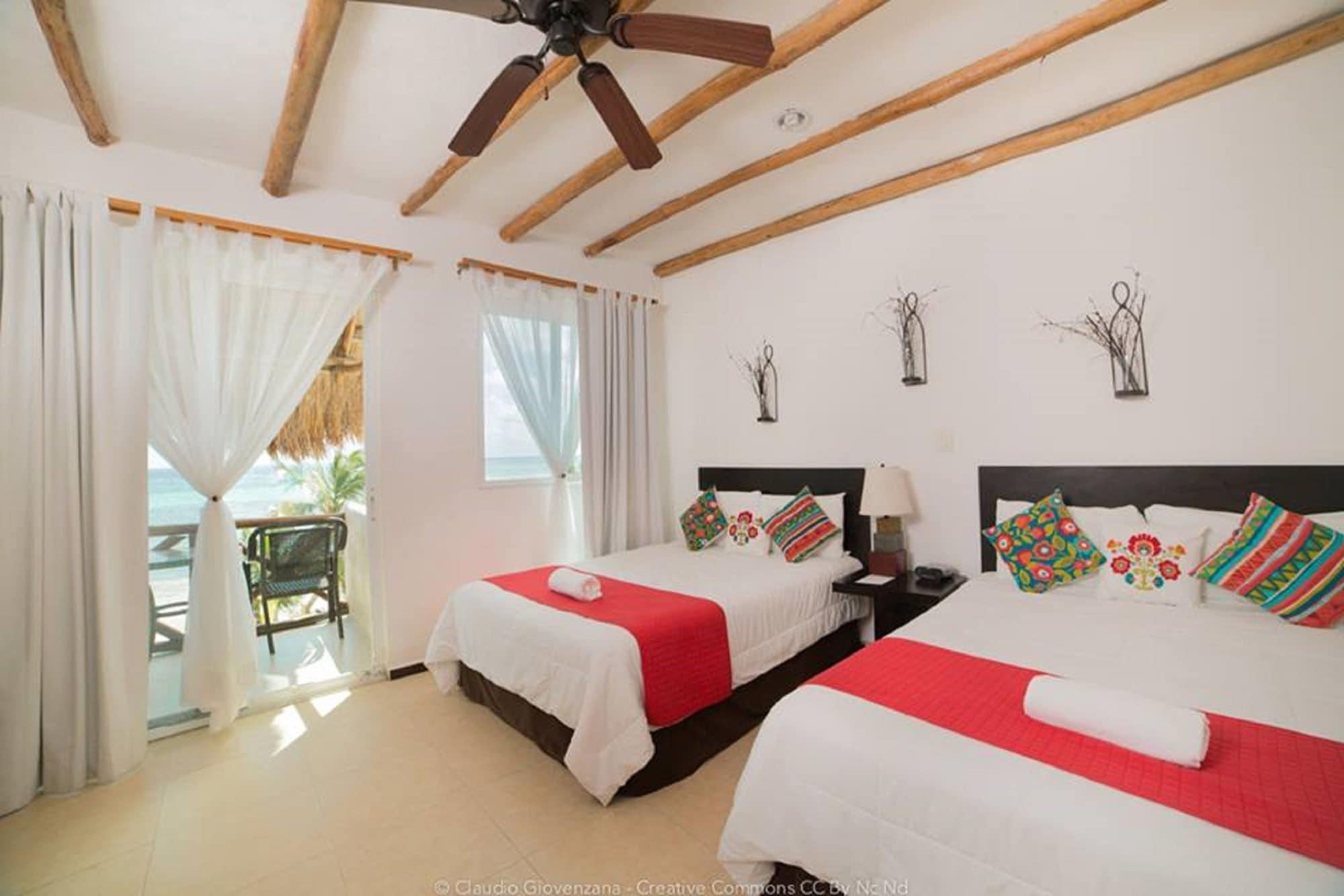 Hotel Arenas Mahahual Bagian luar foto