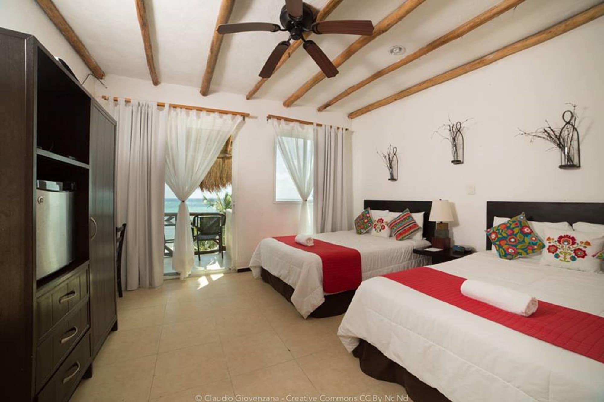 Hotel Arenas Mahahual Bagian luar foto