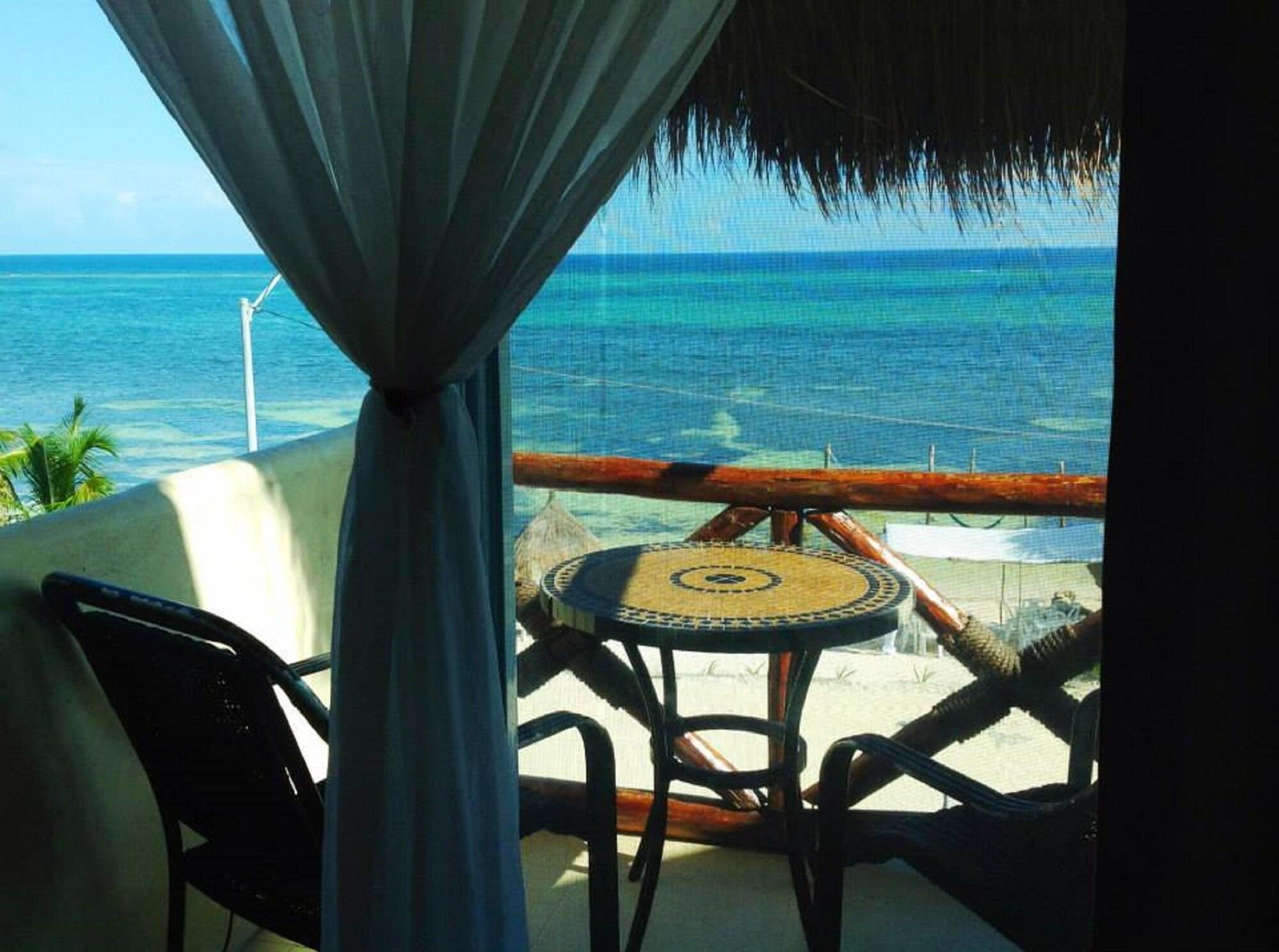 Hotel Arenas Mahahual Bagian luar foto