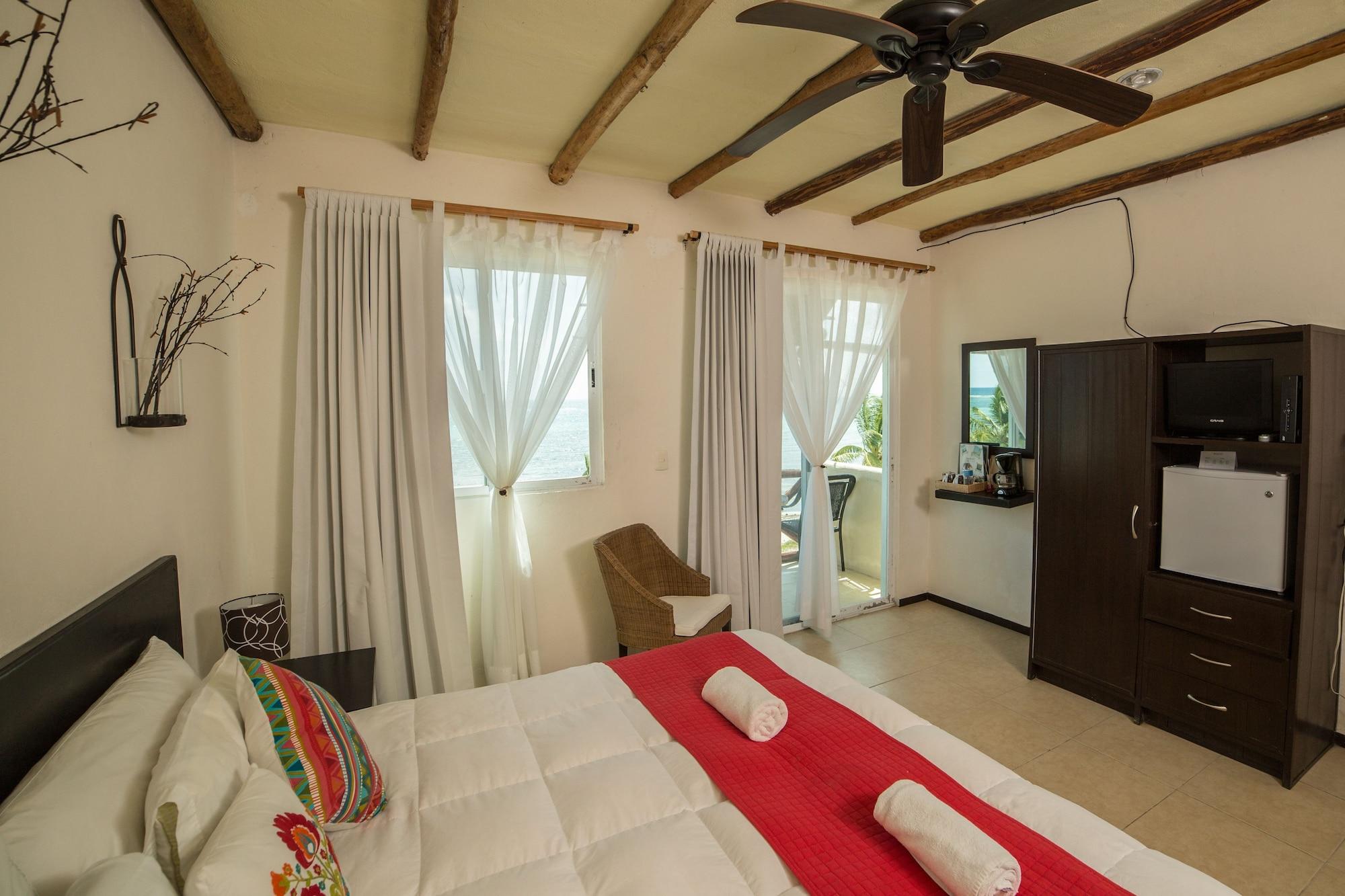 Hotel Arenas Mahahual Bagian luar foto
