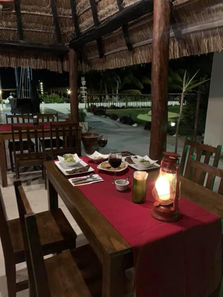 Hotel Arenas Mahahual Bagian luar foto
