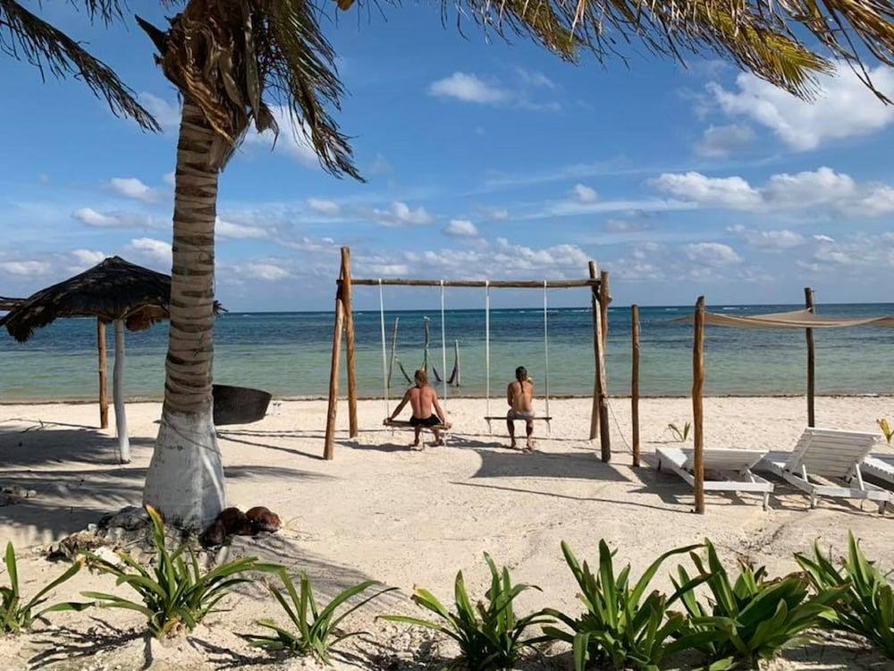 Hotel Arenas Mahahual Bagian luar foto
