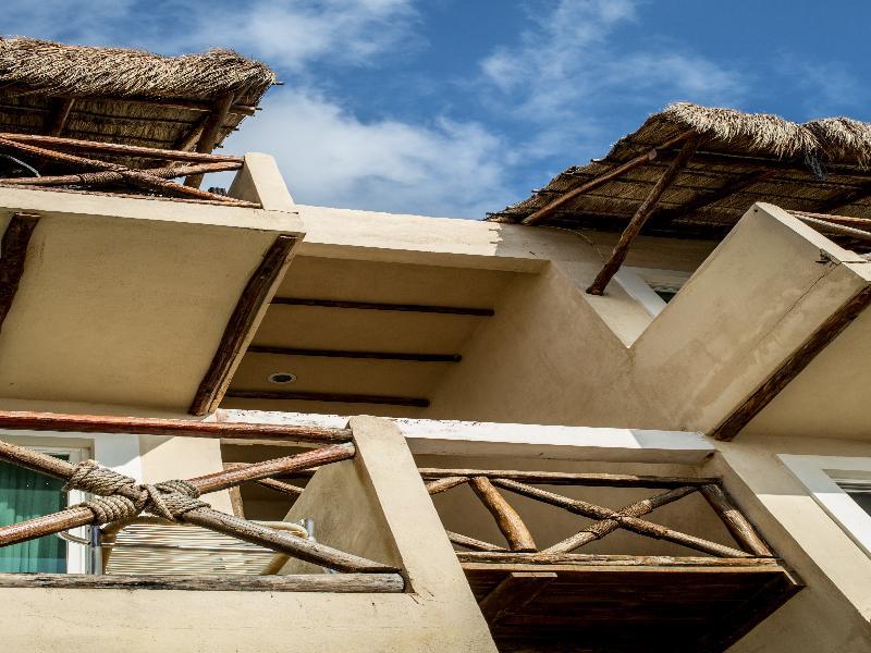 Hotel Arenas Mahahual Bagian luar foto