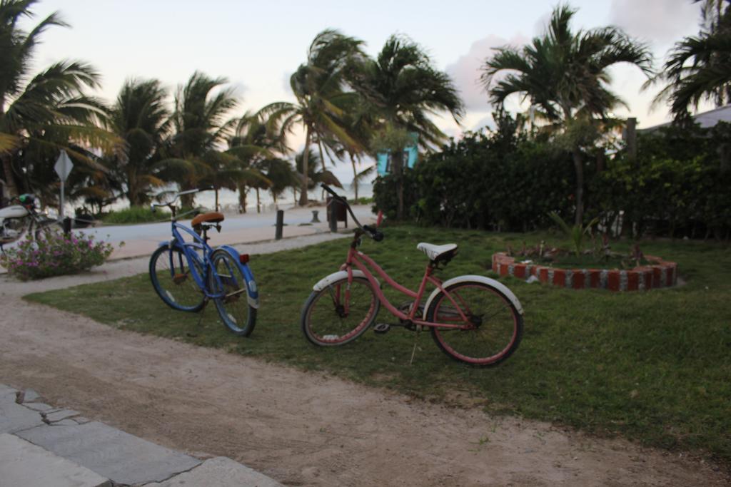 Hotel Arenas Mahahual Bagian luar foto
